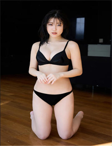 《林心诚-韩国三级巜双乳紧扣》
